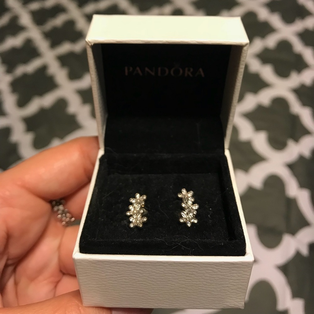 Pandora 3 flower earrings
